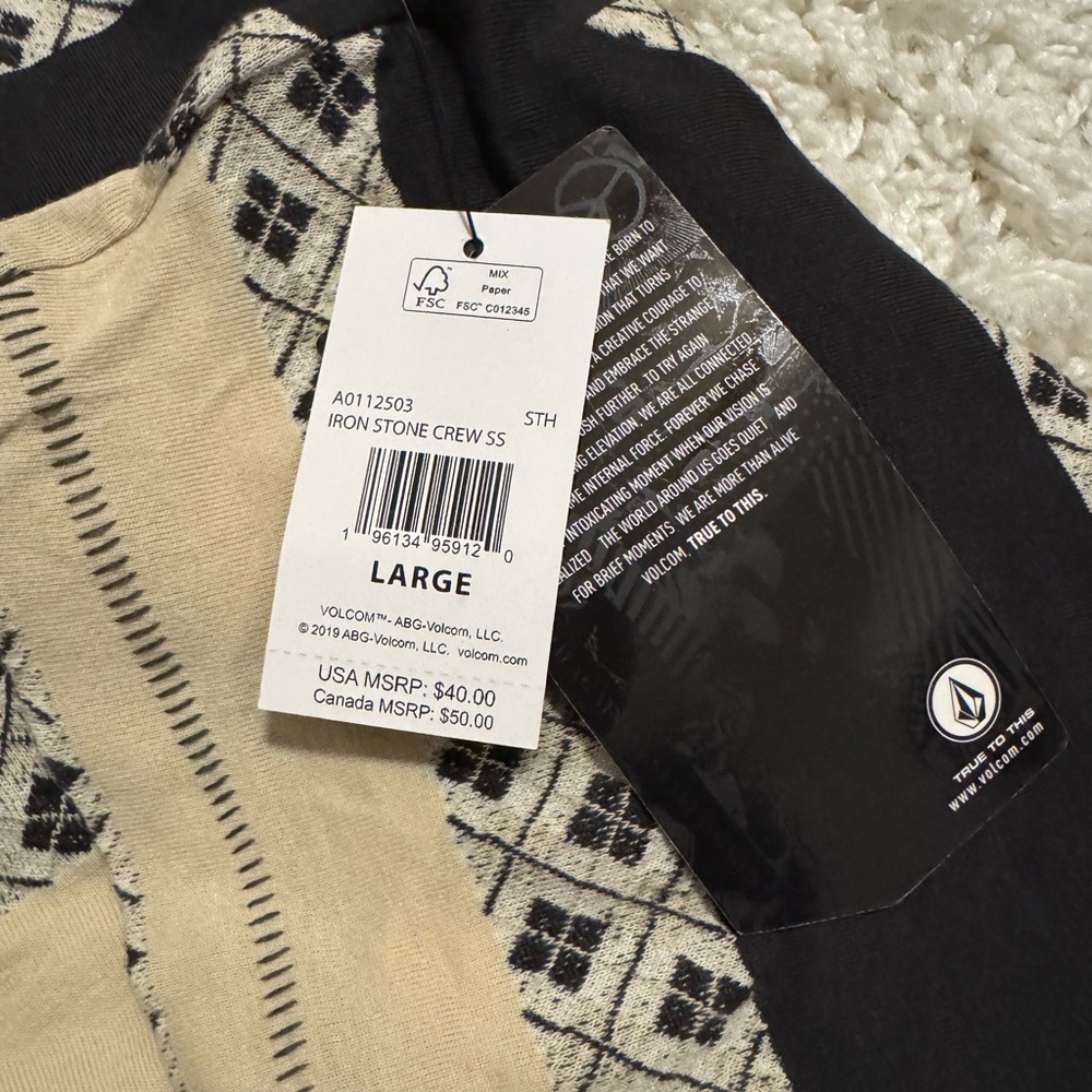 Volcom T-shirt - Picture 8 of 8